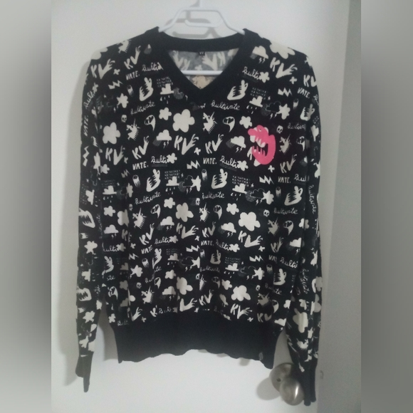 Kat Von D Sweater - Picture 1 of 3